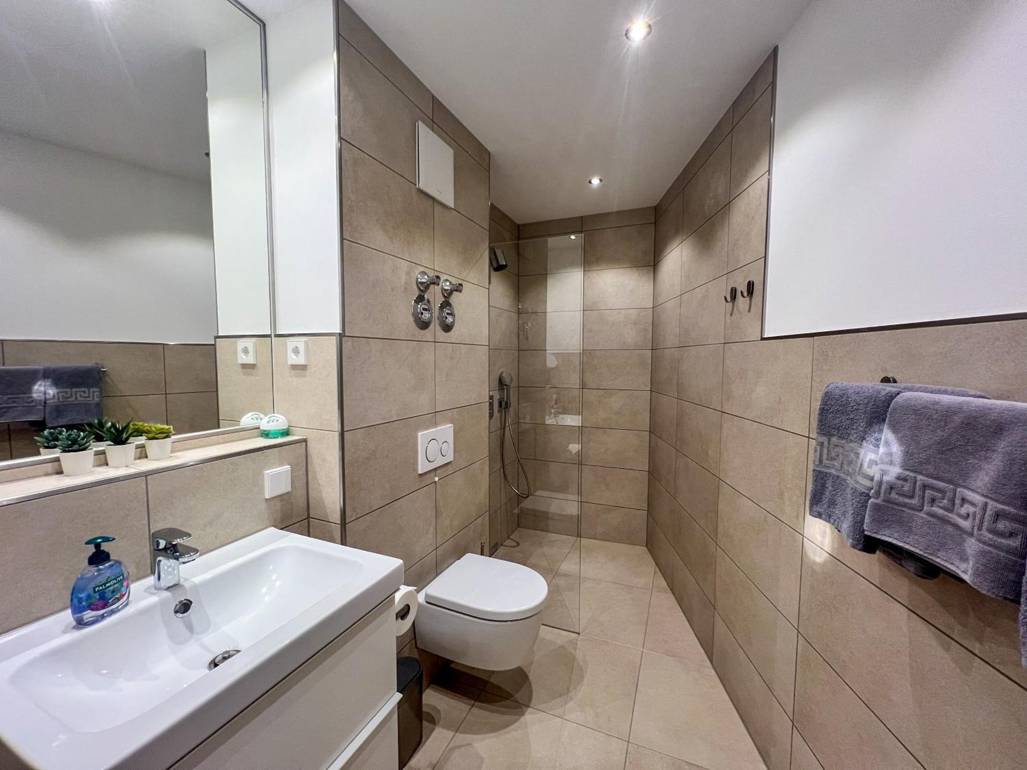 Appartement House Йена Екстериор снимка